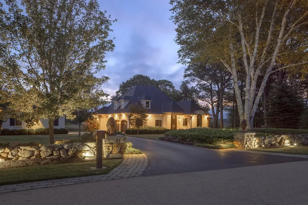 12 Runnymede Drive North Hampton NH 03862