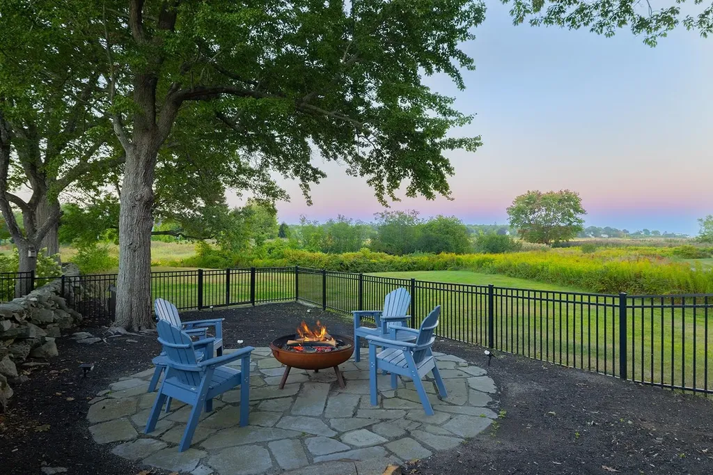 12 Runnymede Drive North Hampton NH 03862