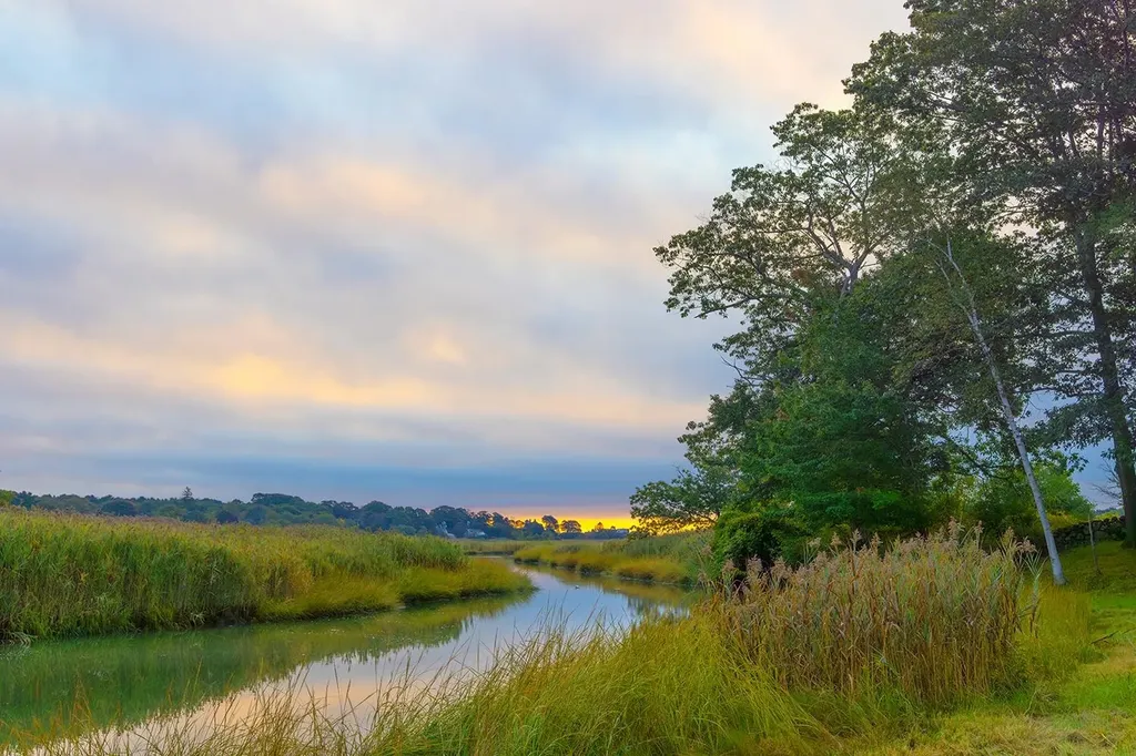 12 Runnymede Drive North Hampton NH 03862