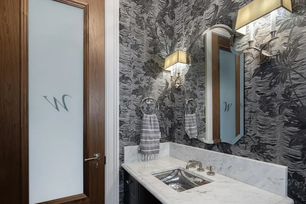 12 Runnymede Drive North Hampton NH 03862