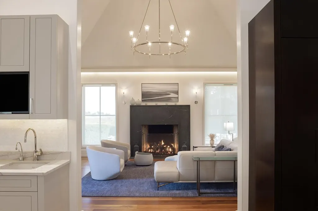 12 Runnymede Drive North Hampton NH 03862