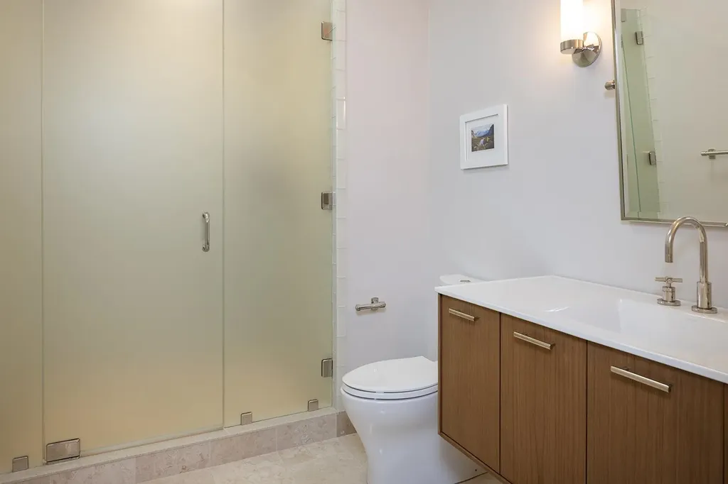 12 Runnymede Drive North Hampton NH 03862