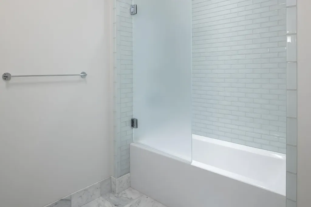 12 Runnymede Drive North Hampton NH 03862