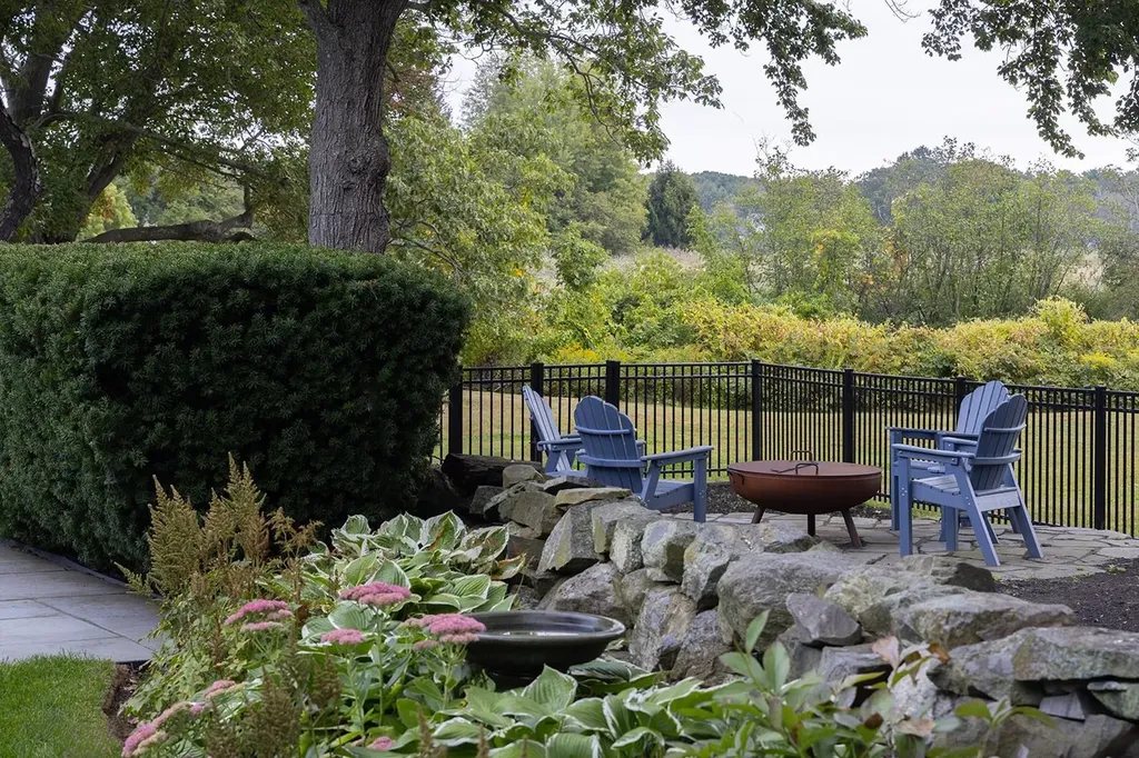 12 Runnymede Drive North Hampton NH 03862