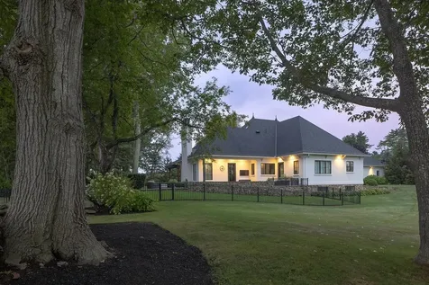 12 Runnymede Drive North Hampton NH 03862