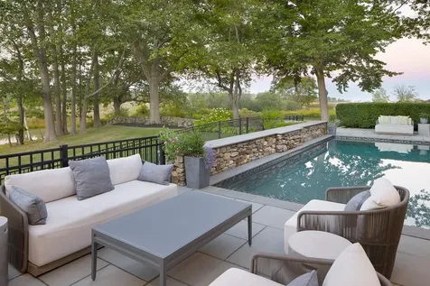 12 Runnymede Drive North Hampton NH 03862