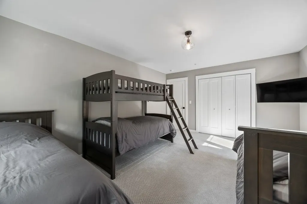 168 Old Bartlett Road Conway NH 03860