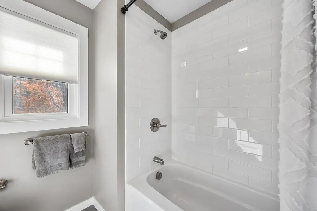 168 Old Bartlett Road Conway NH 03860