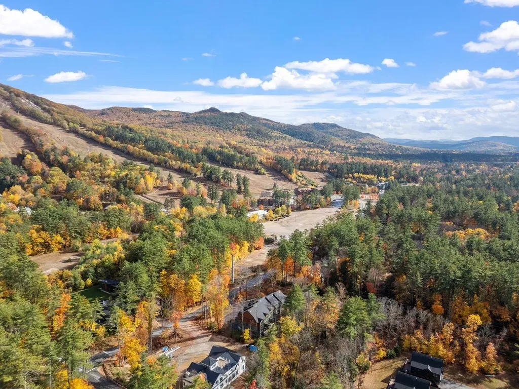 168 Old Bartlett Road Conway NH 03860