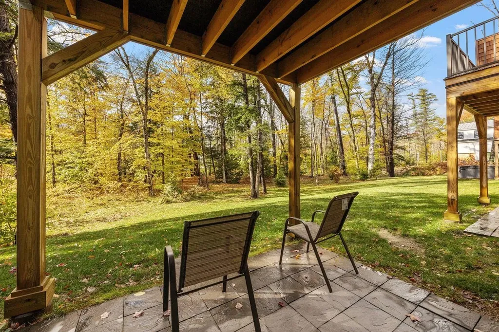 168 Old Bartlett Road Conway NH 03860