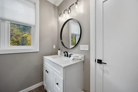 168 Old Bartlett Road Conway NH 03860