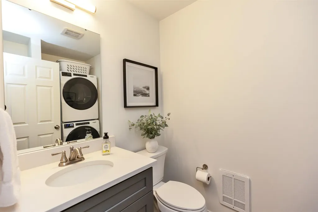 27 Trails Edge Common Peterborough NH 03458