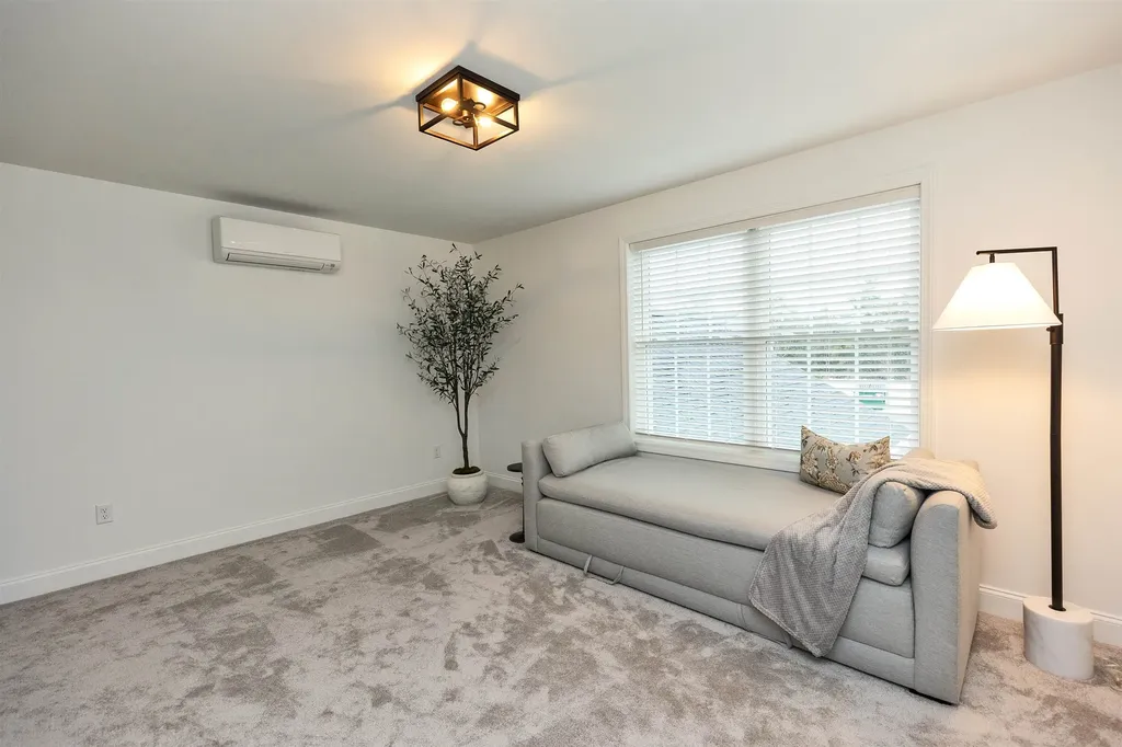 27 Trails Edge Common Peterborough NH 03458