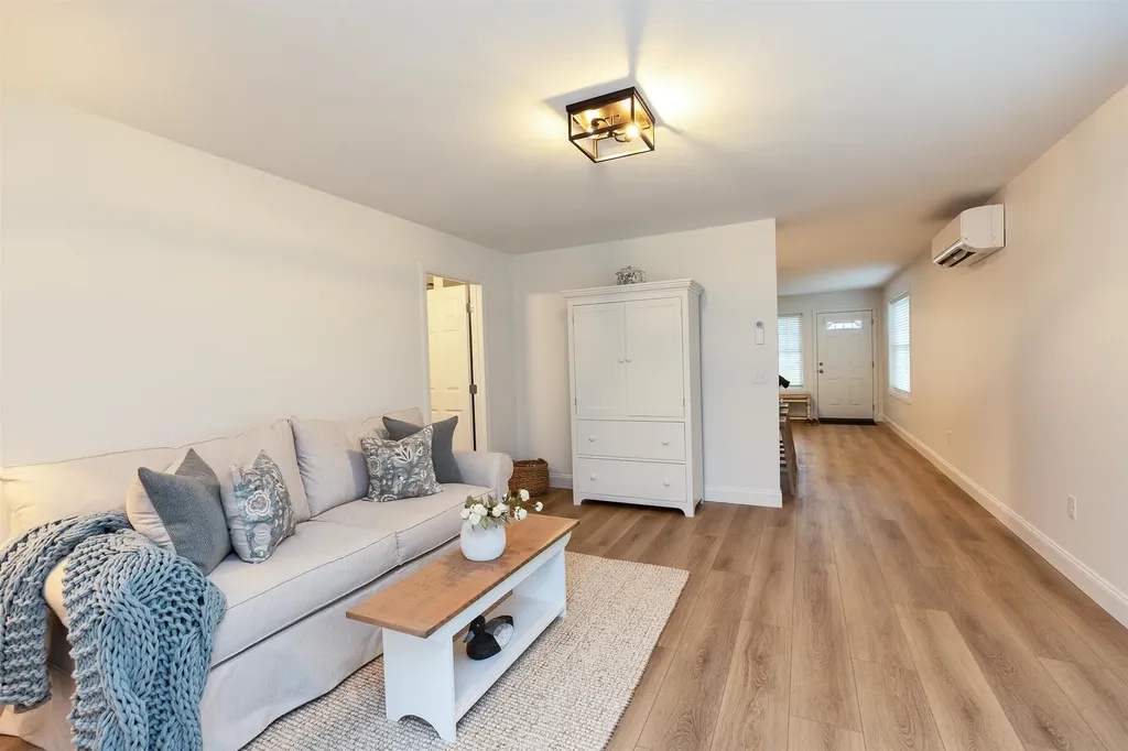 27 Trails Edge Common Peterborough NH 03458