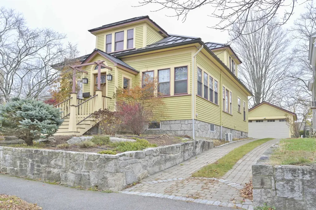 471 Lowell Street Manchester NH 03104