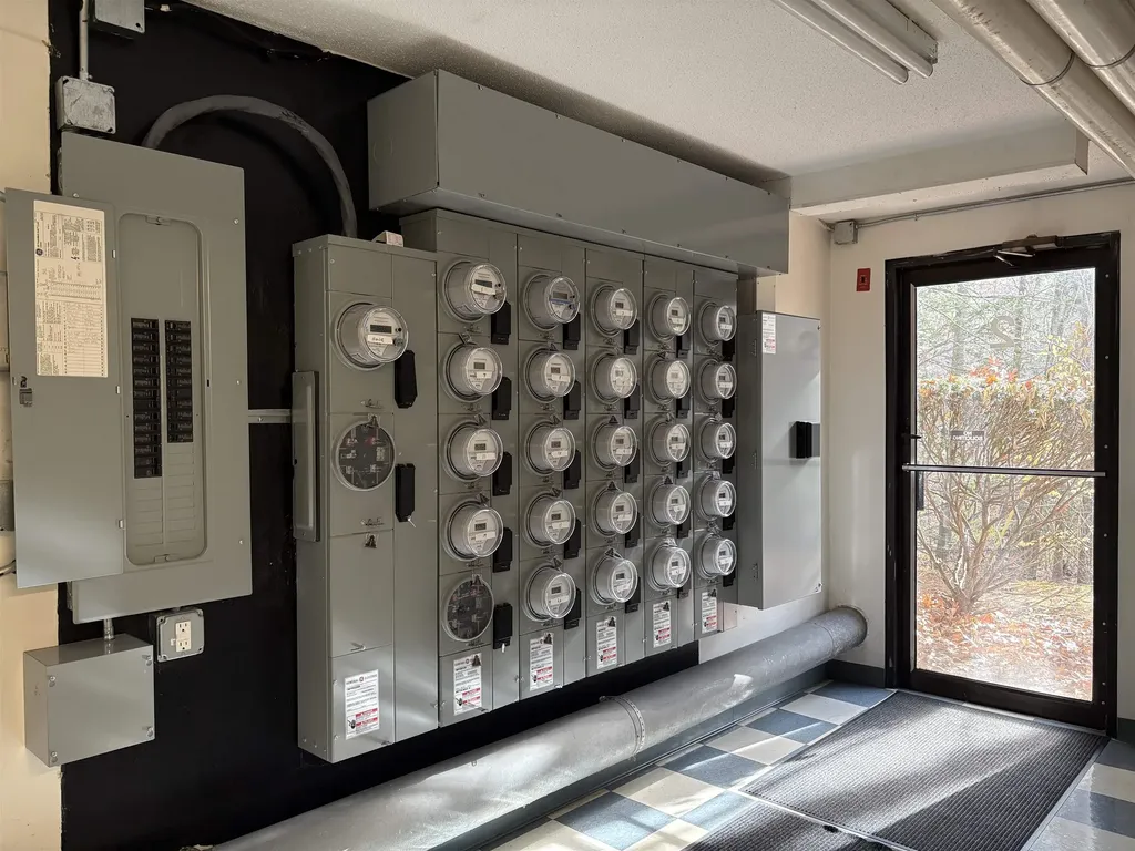 2 Strawberry Bank Road Nashua NH 03062