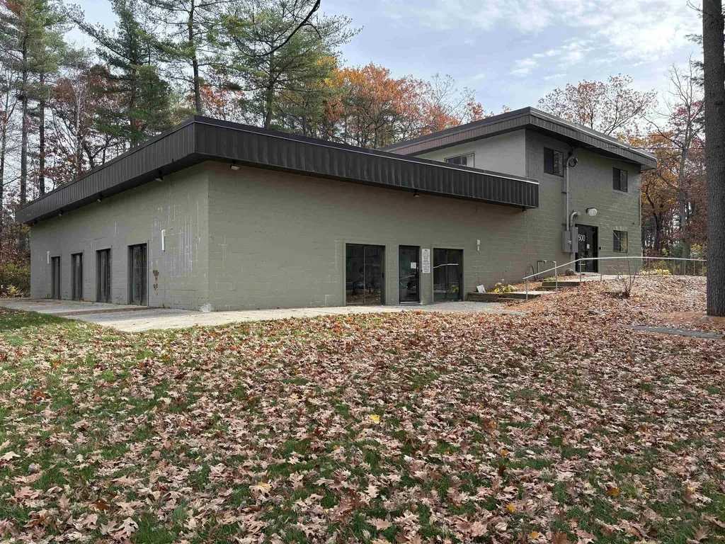 2 Strawberry Bank Road Nashua NH 03062