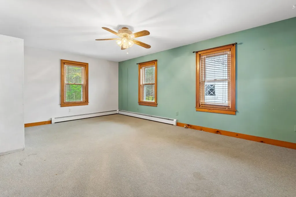 56 Haigh Road Brentwood NH 03833