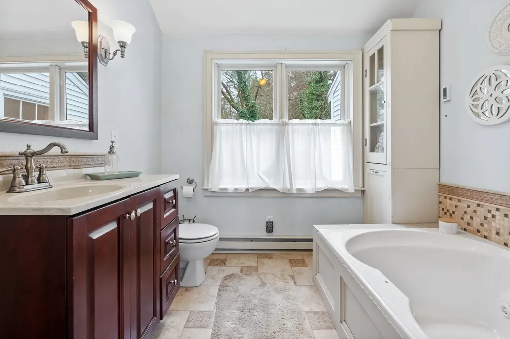 56 Haigh Road Brentwood NH 03833