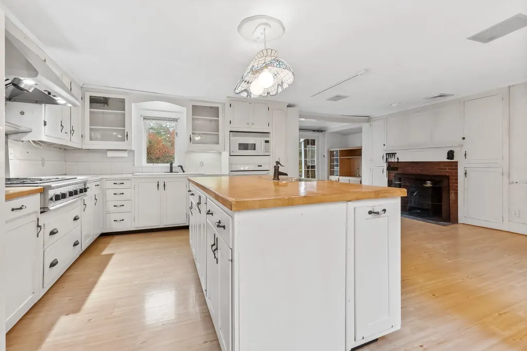 56 Haigh Road Brentwood NH 03833