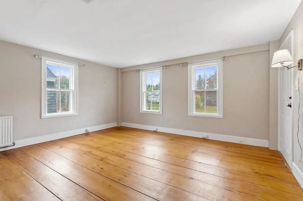 56 Haigh Road Brentwood NH 03833