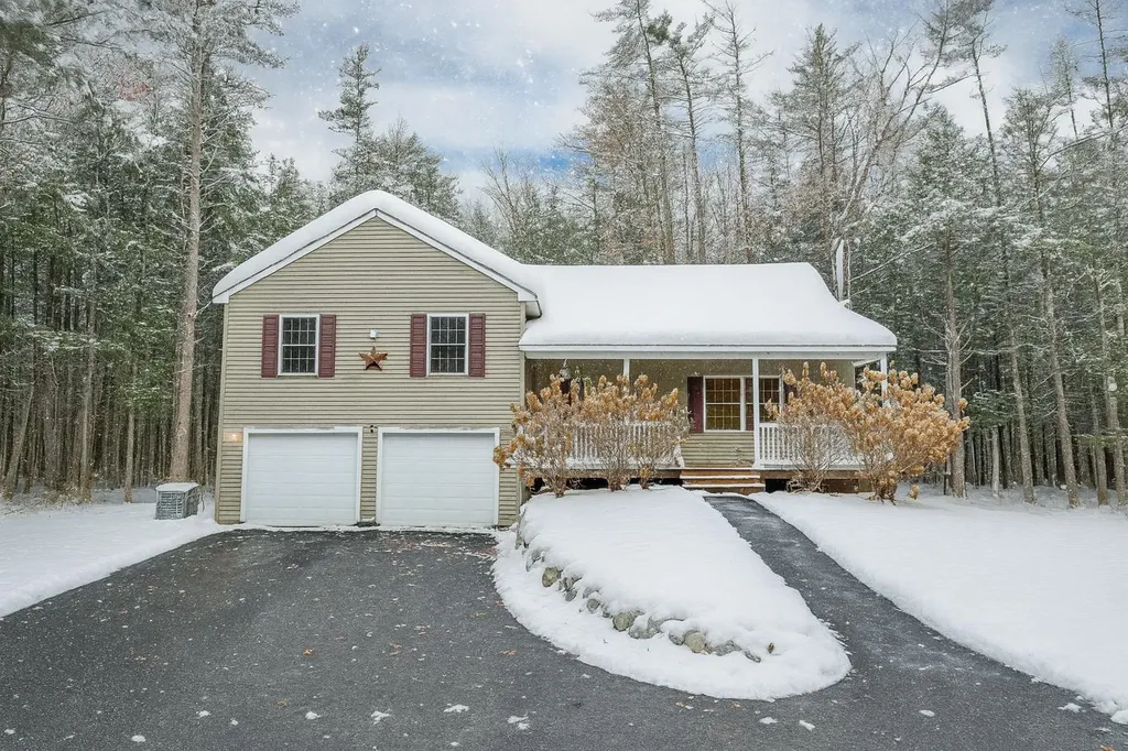 16 Buckingham Terrace Moultonborough NH 03254