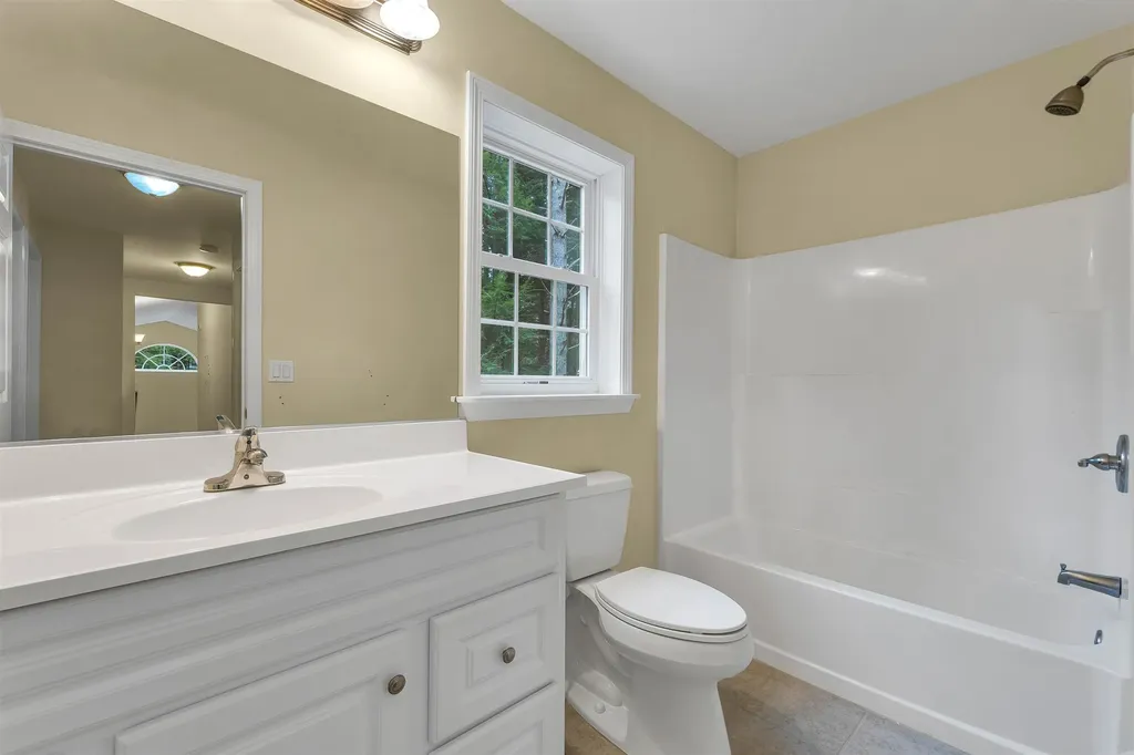 16 Buckingham Terrace Moultonborough NH 03254