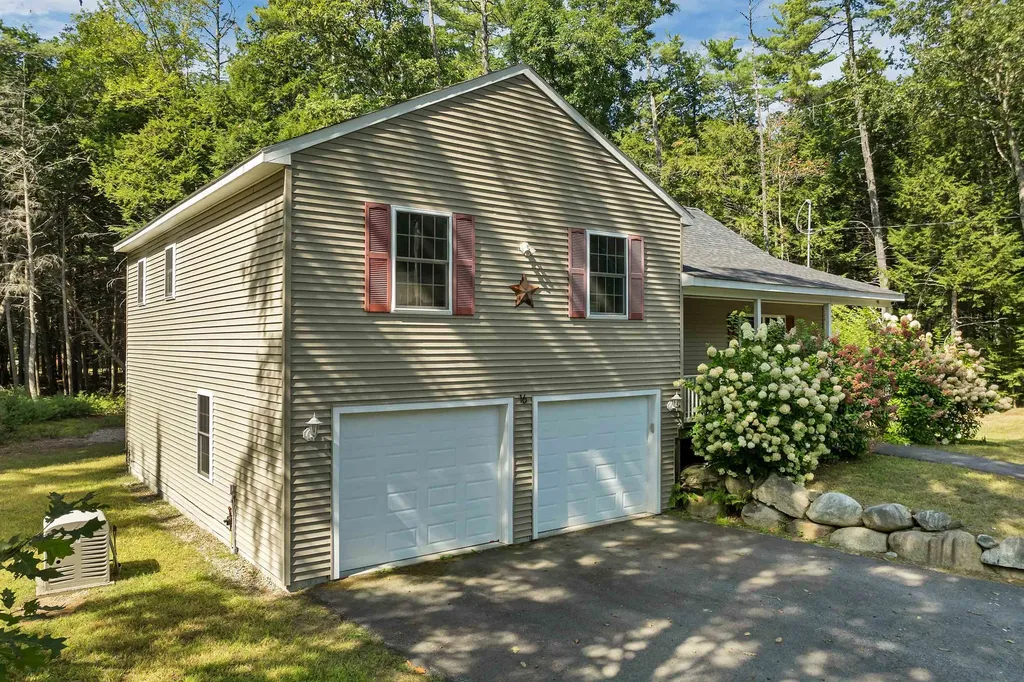 16 Buckingham Terrace Moultonborough NH 03254