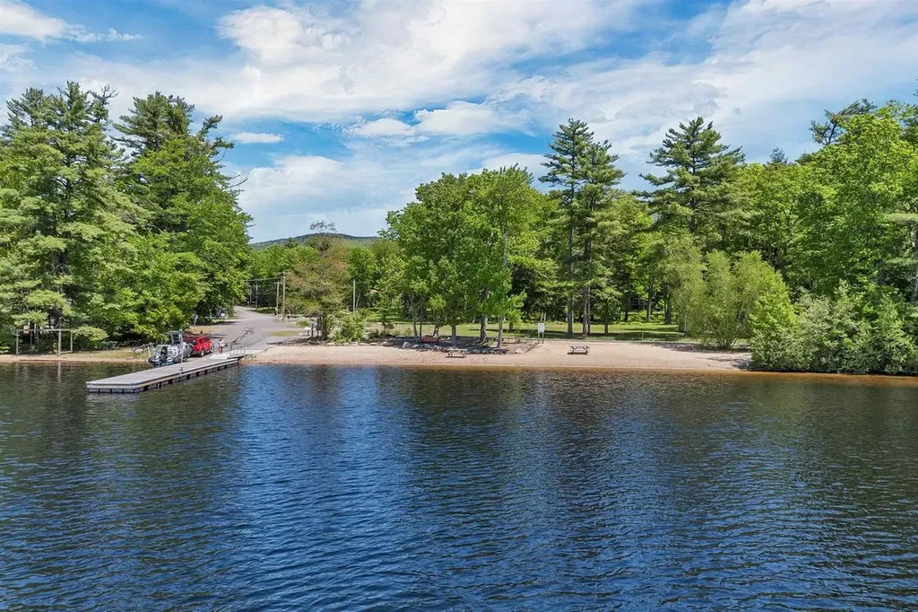 16 Buckingham Terrace Moultonborough NH 03254