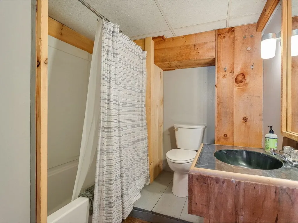 337 Dallinger Road New Haven VT 05472
