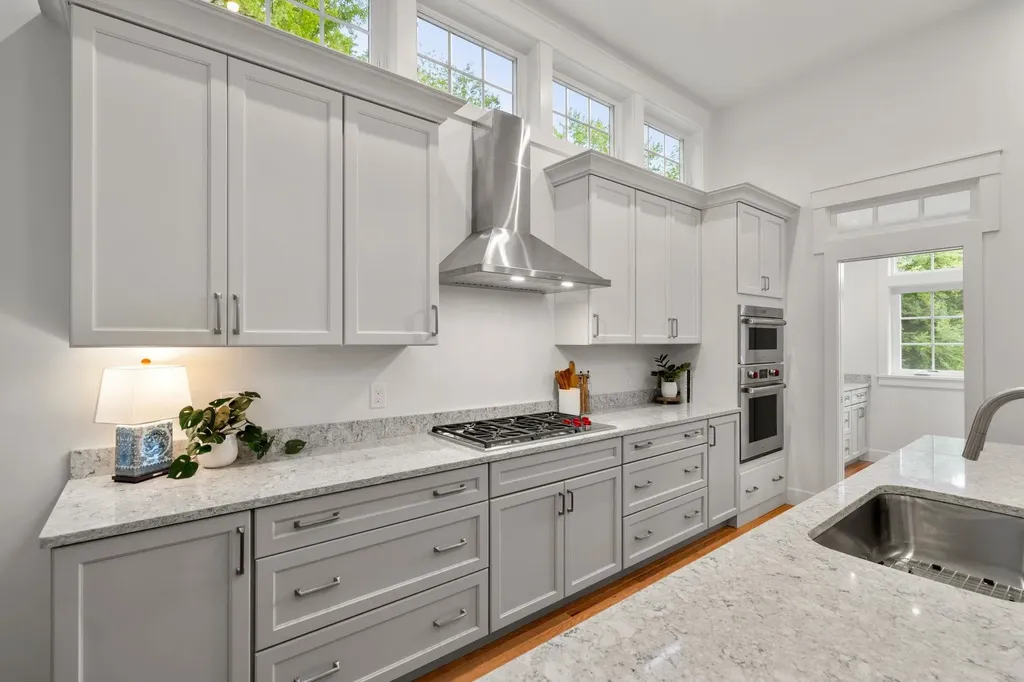 12-41 Knoll Crest Road Bedford NH 03110