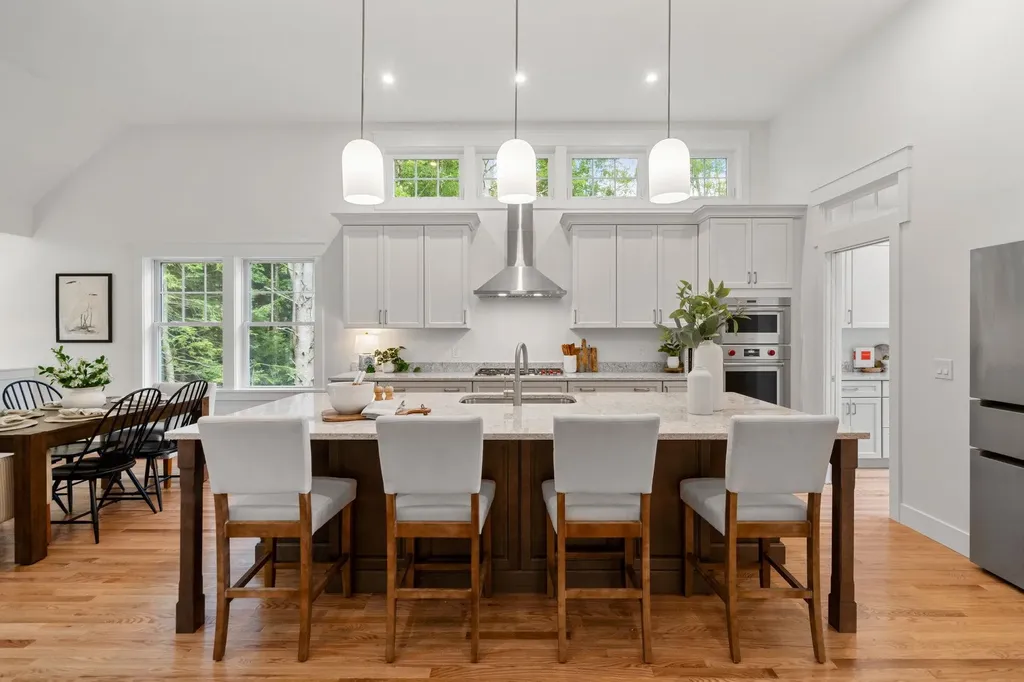 12-41 Knoll Crest Road Bedford NH 03110