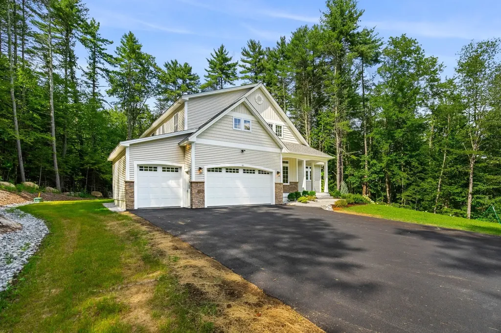 12-41 Knoll Crest Road Bedford NH 03110