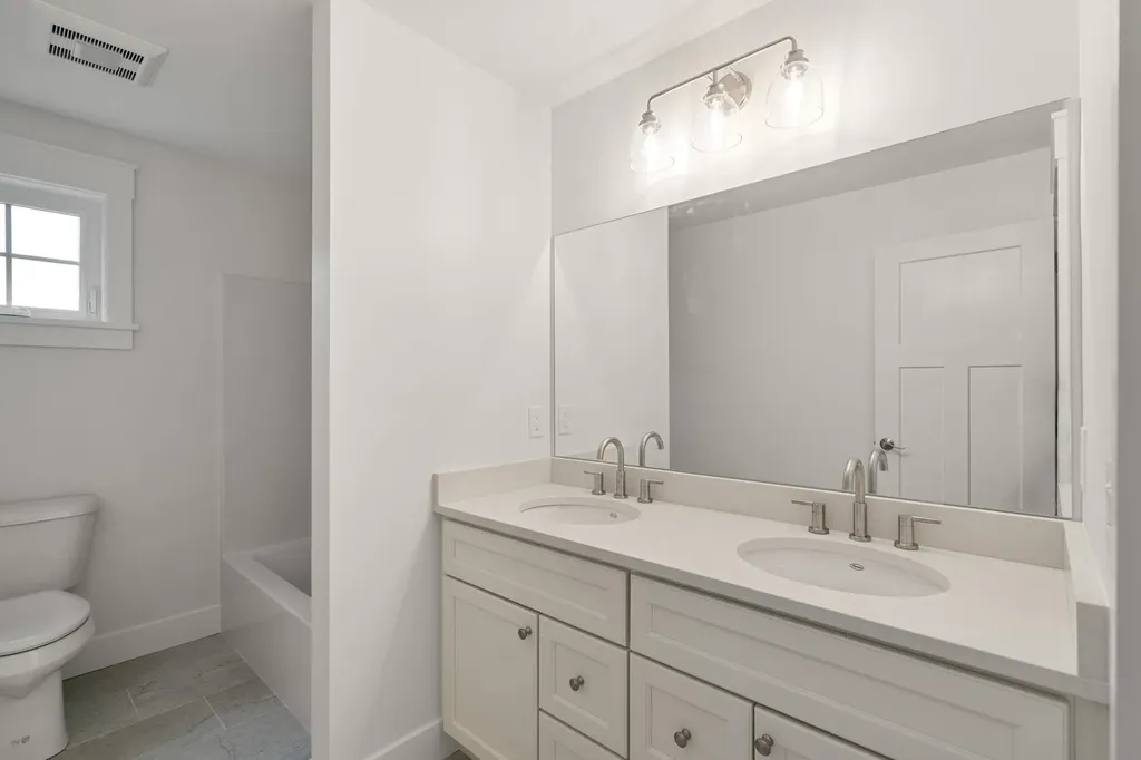 12-41 Knoll Crest Road Bedford NH 03110