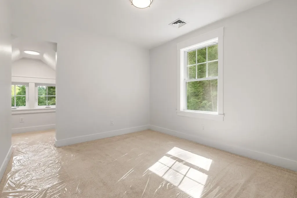 12-41 Knoll Crest Road Bedford NH 03110