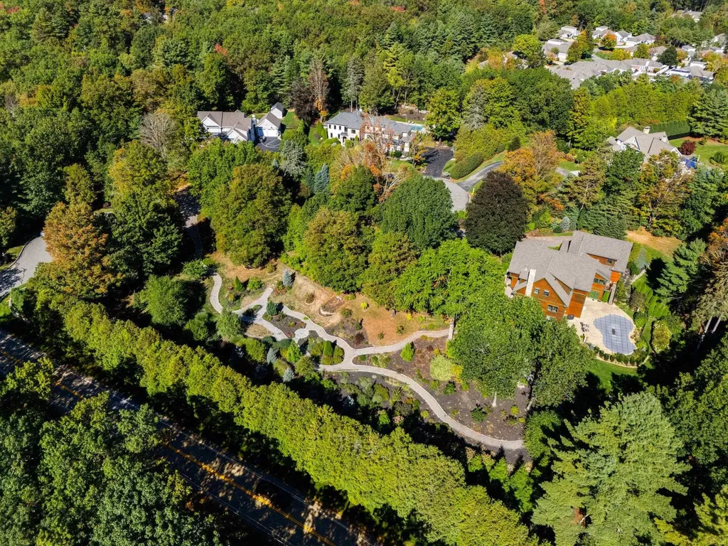 12-41 Knoll Crest Road Bedford NH 03110