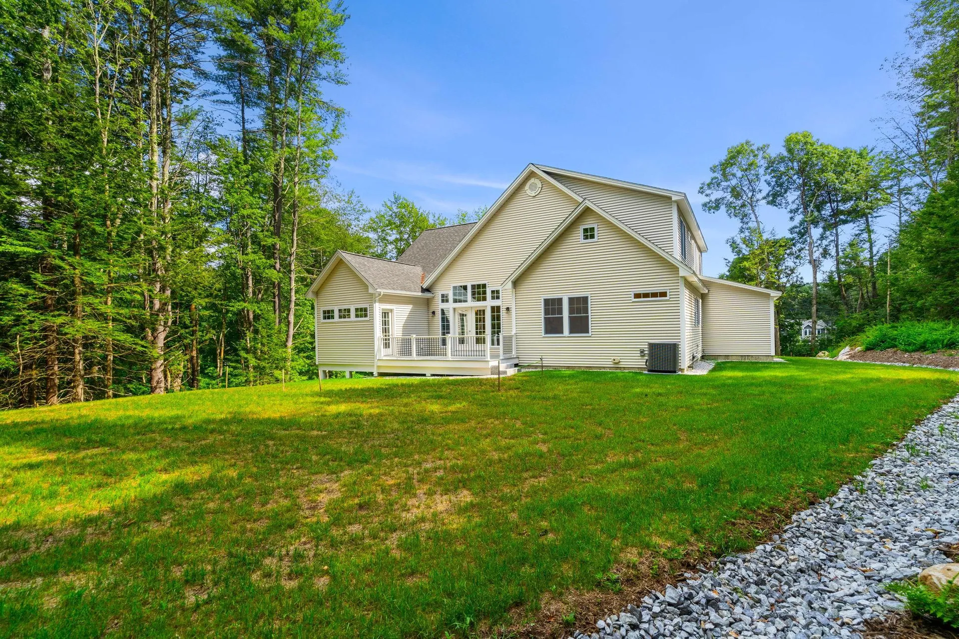 12-41 Knoll Crest Road Bedford NH 03110