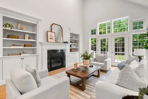 12-41 Knoll Crest Road Bedford NH 03110