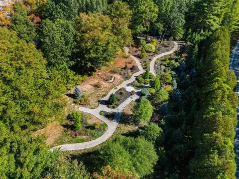 12-41 Knoll Crest Road Bedford NH 03110