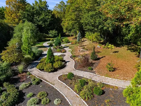 12-41 Knoll Crest Road Bedford NH 03110