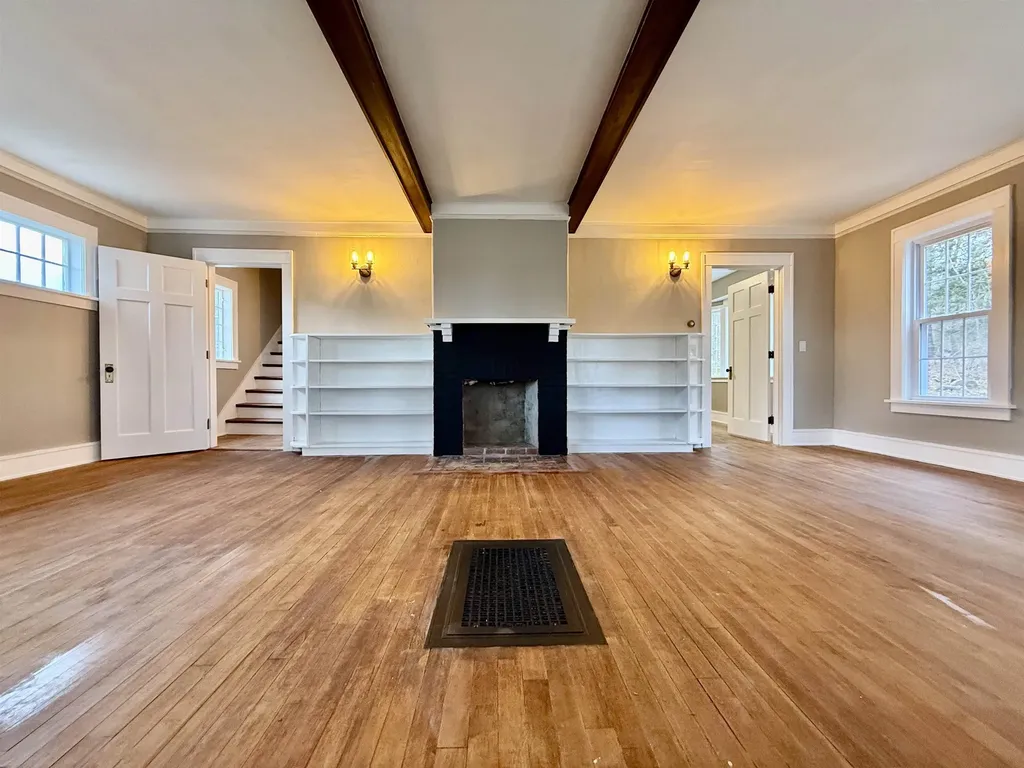 28 Leach Avenue Franklin NH 03235