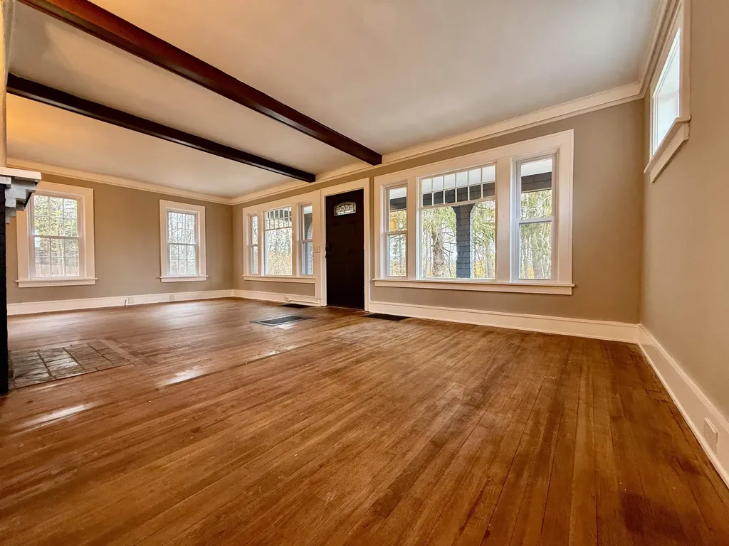 28 Leach Avenue Franklin NH 03235