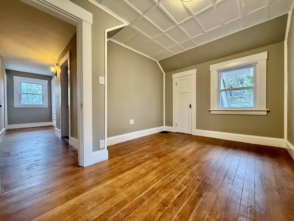 28 Leach Avenue Franklin NH 03235