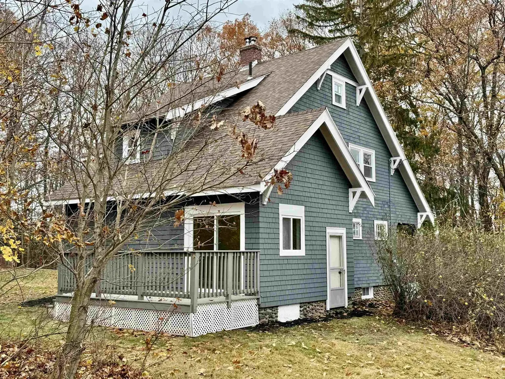 28 Leach Avenue Franklin NH 03235