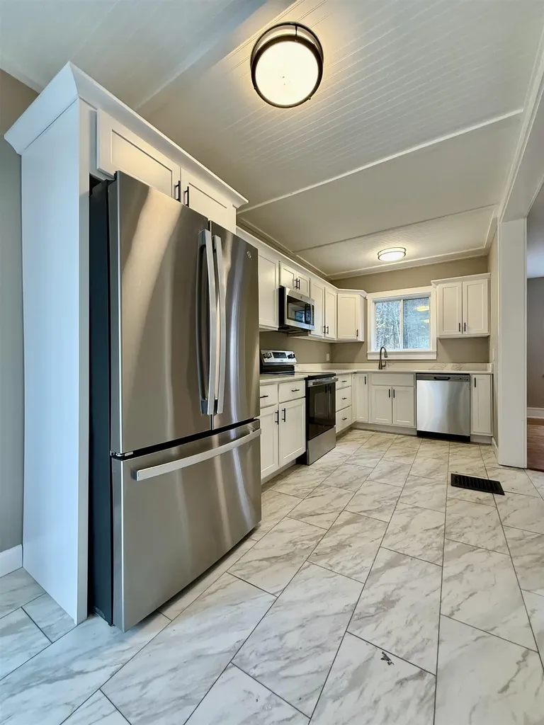 28 Leach Avenue Franklin NH 03235