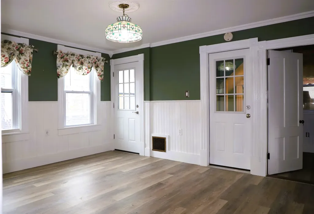 24 South Street Rockingham VT 05101