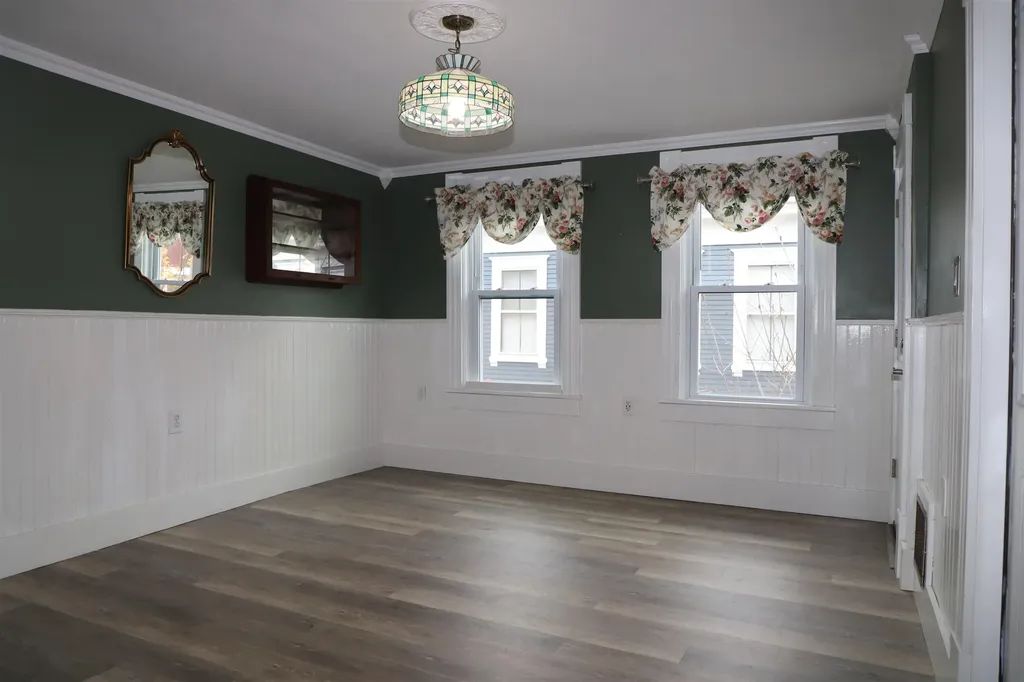 24 South Street Rockingham VT 05101