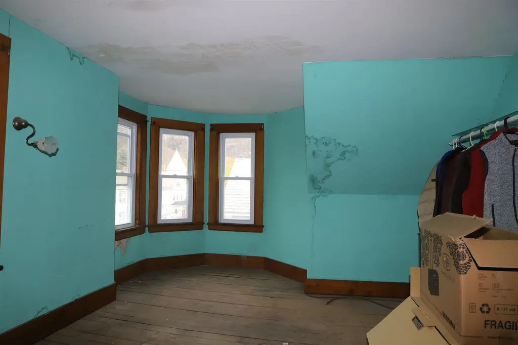 24 South Street Rockingham VT 05101