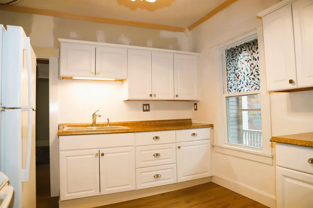 24 South Street Rockingham VT 05101