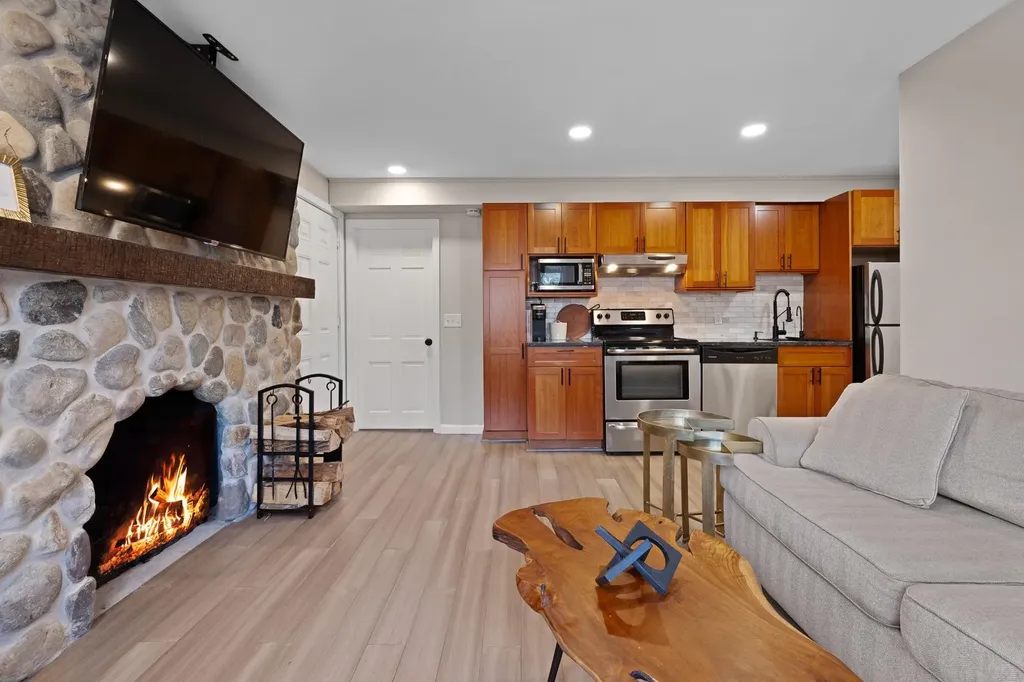 24 North Branch Road Winhall VT 05340